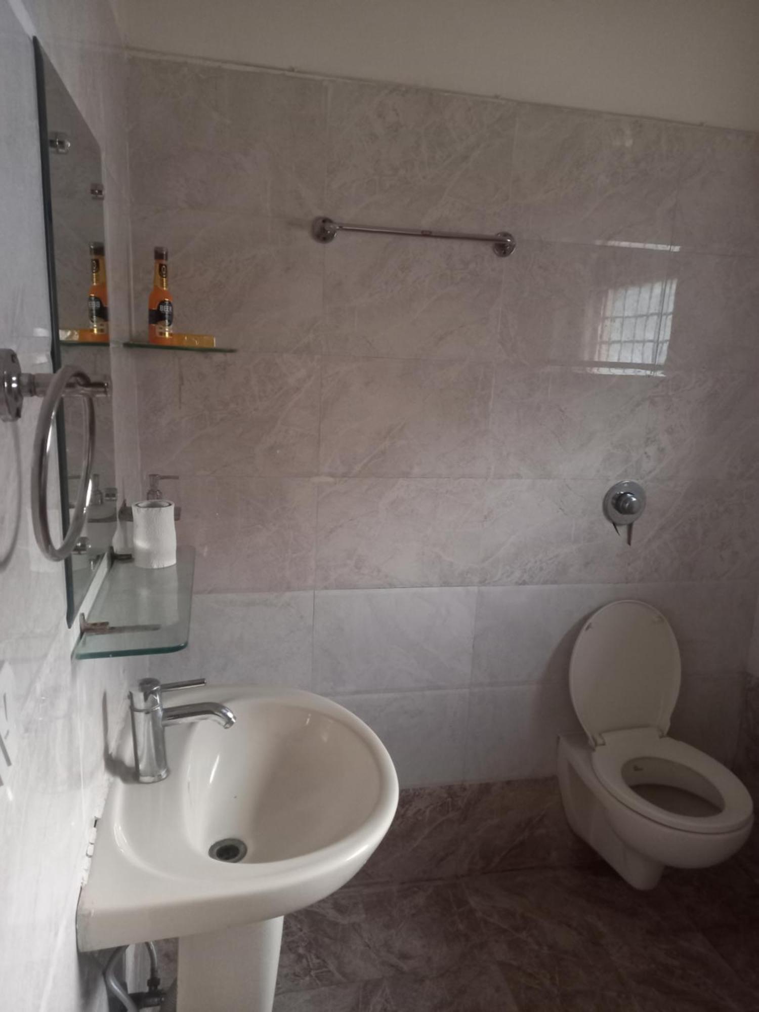 The English Gaon 4 Bhk Bhopal Eksteriør billede